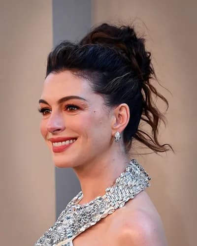 Anne Hathaway, a Cool Winter celebrity example