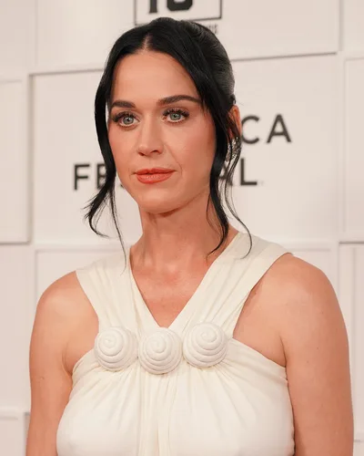 Katy Perry, a Bright Winter celebrity example