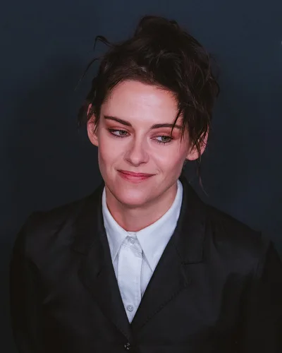 Kristen Stewart, a Soft Summer celebrity example