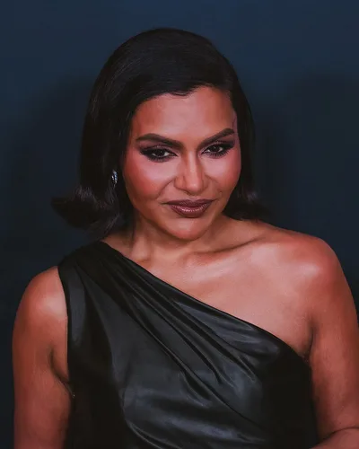 Mindy Kaling, a Deep Autumn celebrity example