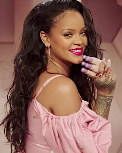 Rihanna, a Warm Spring celebrity example