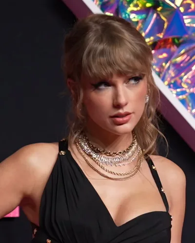 Taylor Swift, a Cool Summer celebrity example